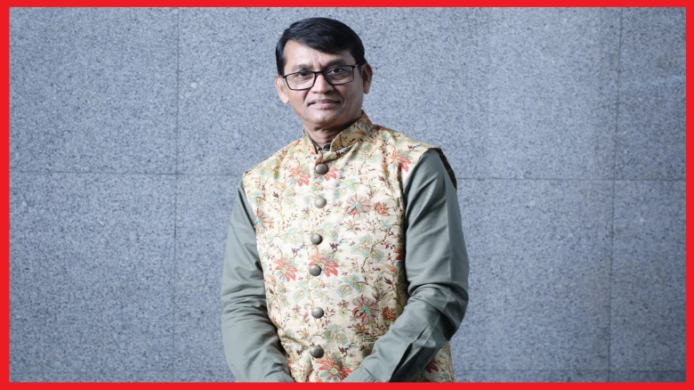অভিনয়ের আগে ছিলেন ফার্স্ট ডিভিশনের ফুটবলার, জানালেন আজিজুল হাকিম